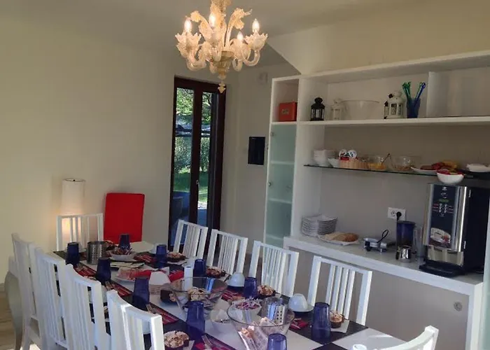 לינה וארוחת בוקר Charming Boutique בלאג'יו